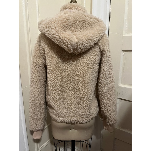 Abercrombie & Fitch Faux Teddy Sherpa Jacket with Detachable Hood - Picture 5 of 10